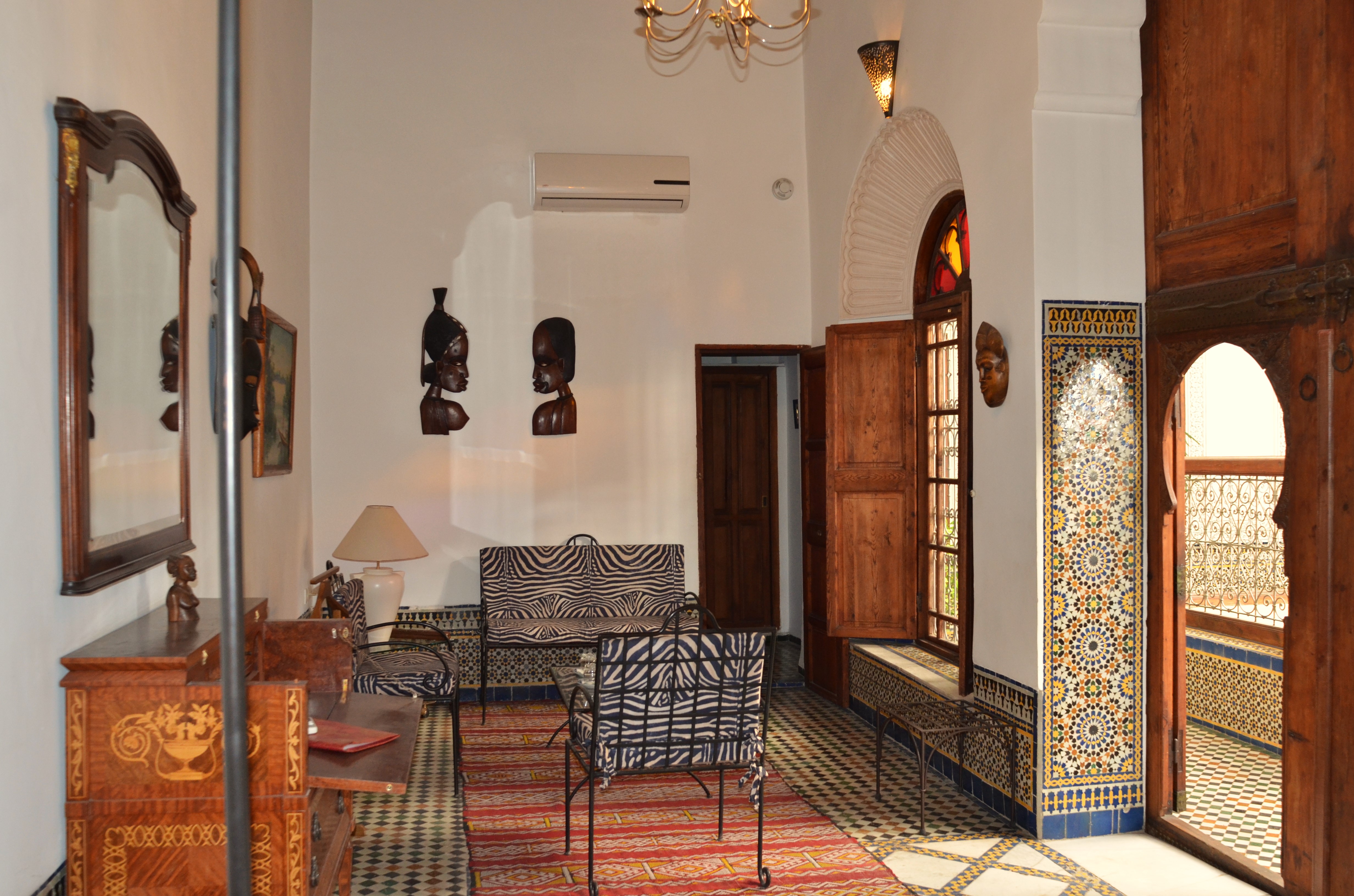 suite Amira Ryad Mabrouka Fes cote salon
